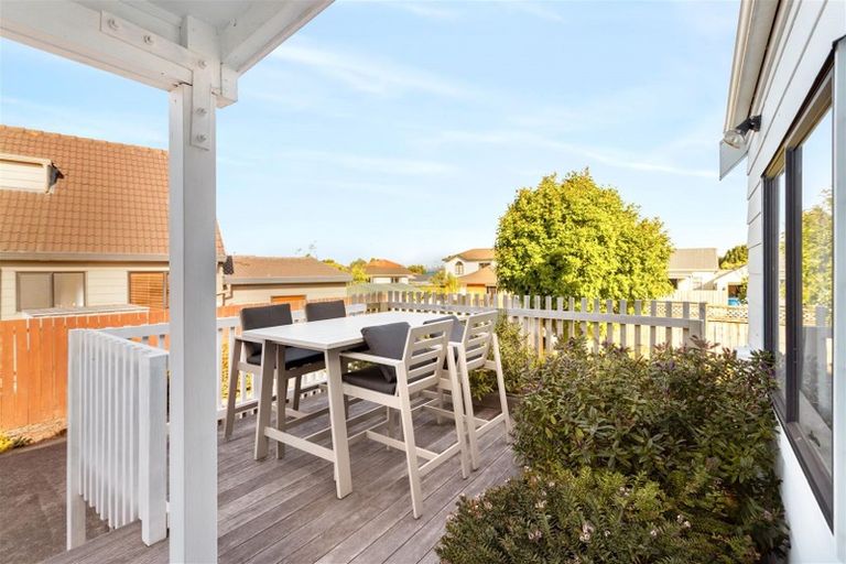 Photo of property in 11 Halyard Place, Te Atatu Peninsula, Auckland, 0610