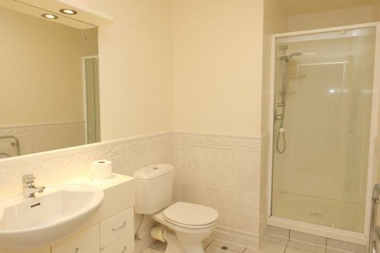 Photo of property in Ocean Apartments, 44-46 Marine Parade, Paraparaumu Beach, Paraparaumu, 5032