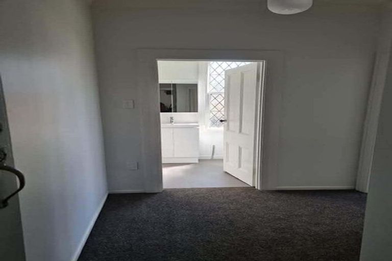 Photo of property in 1/57 Hawker Street, Mount Victoria, Wellington, 6011