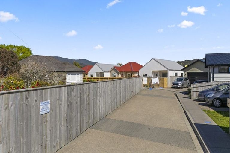Photo of property in 4/5 Westminster Road, Wainuiomata, Lower Hutt, 5014