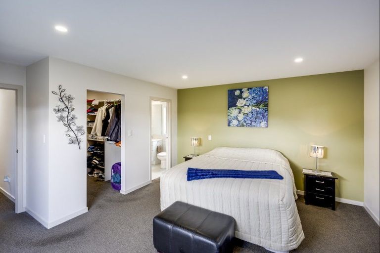 Photo of property in 10 Ohau Place, Poraiti, Napier, 4112