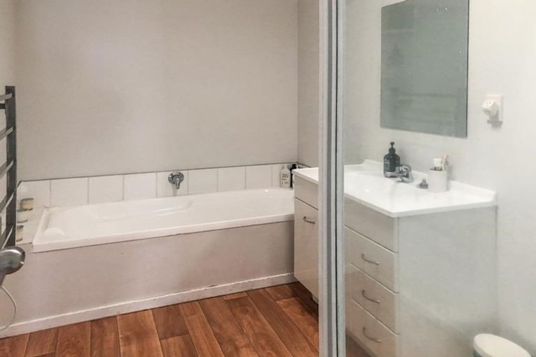 Photo of property in 67 Beach Haven Road, Beach Haven, Auckland, 0626