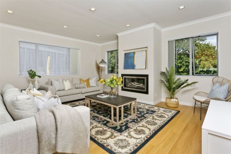 Photo of property in 19 Lynden Avenue, Hillcrest, Auckland, 0627