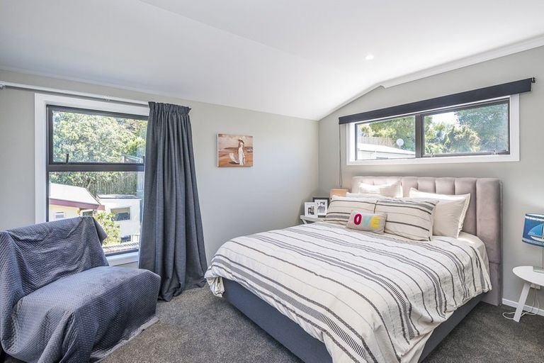 Photo of property in 37a Tiromoana Road, Raumati South, Paraparaumu, 5032