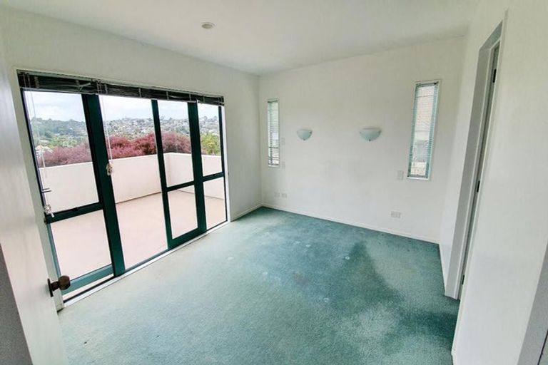 Photo of property in 2/38 Gulf View Road, Murrays Bay, Auckland, 0630