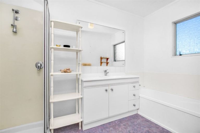 Photo of property in 18 Hoylake Place, Wattle Downs, Auckland, 2103