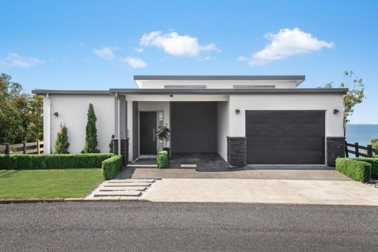 Photo of property in 16 Crispe Road, Clarks Beach, 2122