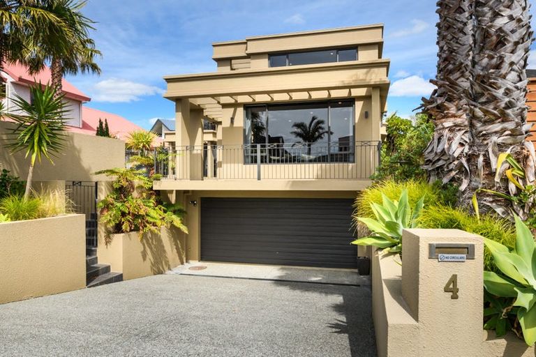 Photo of property in 4 The Strand, Fitzherbert, Palmerston North, 4410