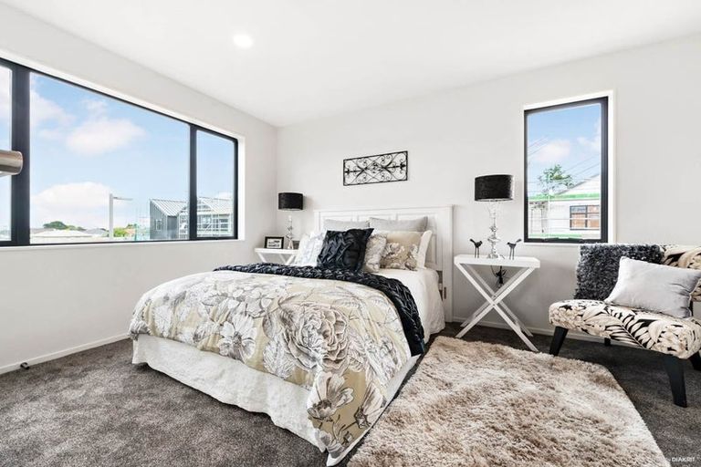 Photo of property in 28 Turehu Road, Papakura, 2110