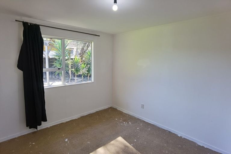 Photo of property in 13 Albemarle Place, Massey, Auckland, 0614