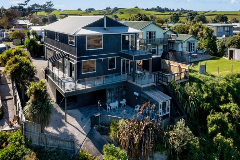 Photo of property in 48 Kawei Road, Ohawe, Hawera, 4671