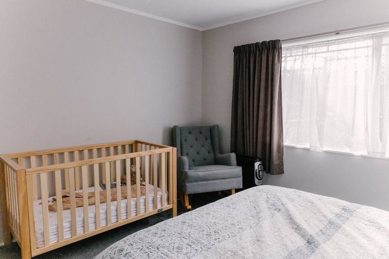 Photo of property in 1 Marbella Drive, Massey, Auckland, 0614