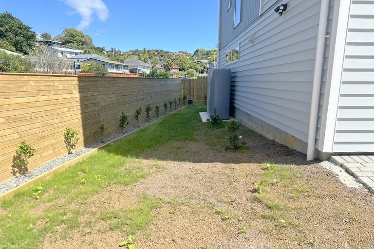 Photo of property in 15c Blenheim Street, Glenfield, Auckland, 0629