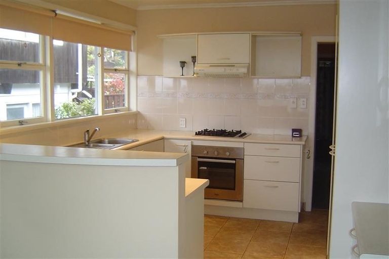 Photo of property in 20 Speedy Crescent, Hillcrest, Auckland, 0627
