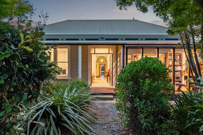 Photo of property in 66 Domain Terrace, Spreydon, Christchurch, 8024