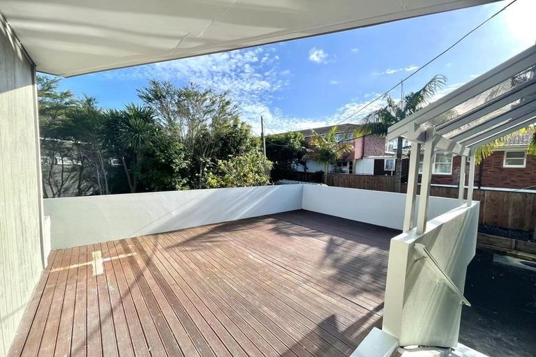 Photo of property in 1/22 Northumberland Avenue, Belmont, Auckland, 0622