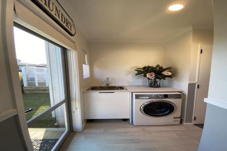 Photo of property in 24b Queen Road, Bellevue, Tauranga, 3110