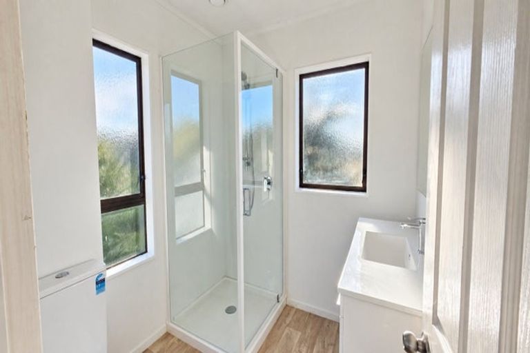 Photo of property in 2 Eclipse Lane, Whitby, Porirua, 5024