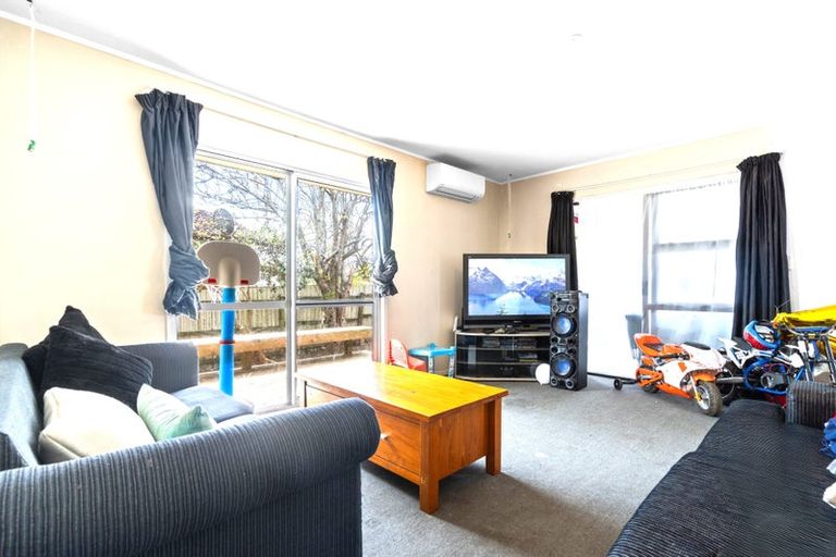 Photo of property in 1/20 Burundi Avenue, Clendon Park, Auckland, 2103