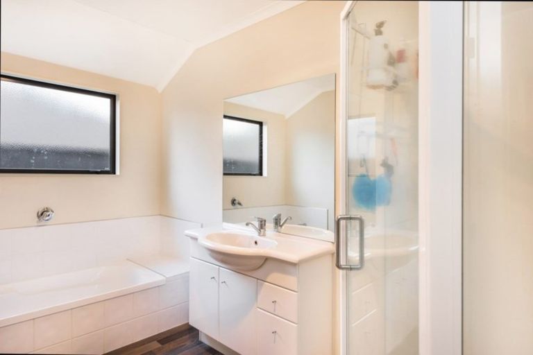 Photo of property in 12 Cabernet Close, Rototuna, Hamilton, 3210