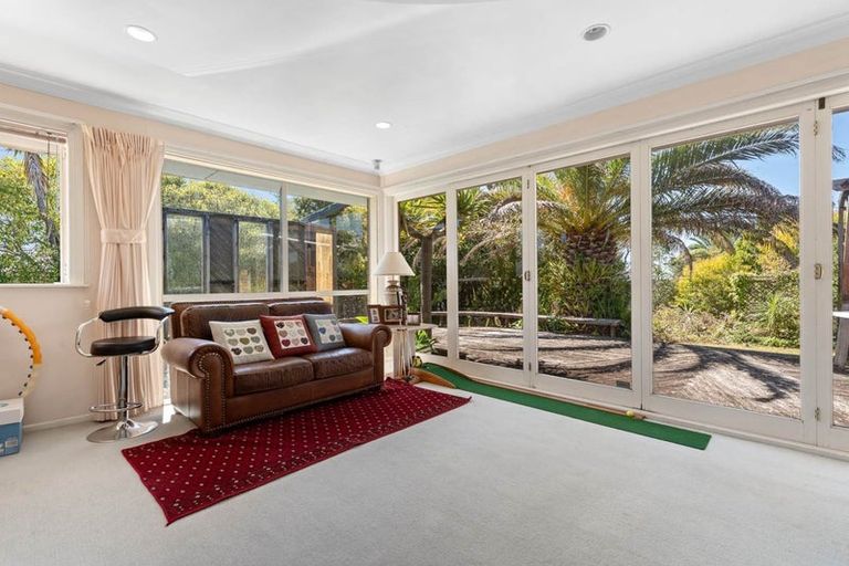 Photo of property in 102 Arran Road, Browns Bay, Auckland, 0630