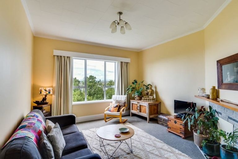 Photo of property in 22 Colenso Avenue, Hospital Hill, Napier, 4110