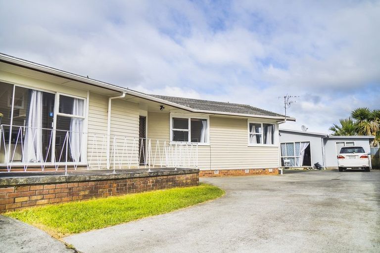 Photo of property in 12 Kohinoor Avenue, Mangere, Auckland, 2022