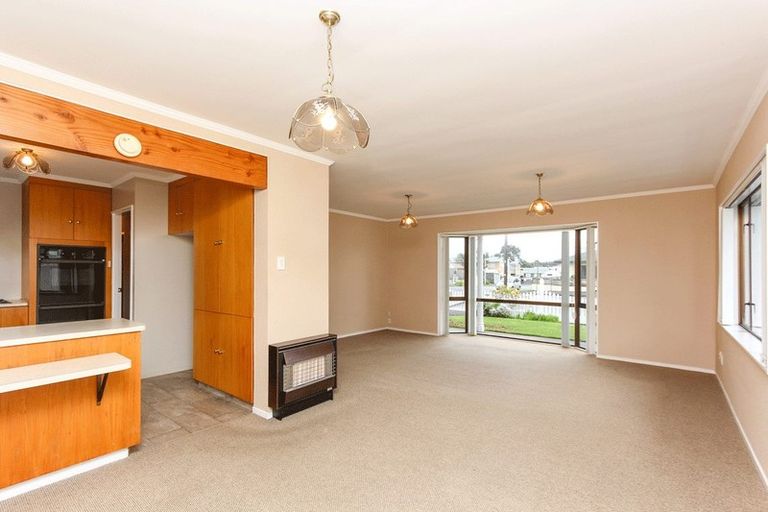 Photo of property in 19 Paynters Avenue, Strandon, New Plymouth, 4312