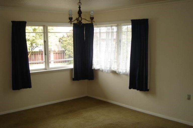Photo of property in 11 Daniels Road, Redwood, Christchurch, 8051