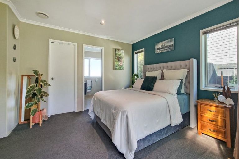 Photo of property in 10 Carroll Place, Owhata, Rotorua, 3010