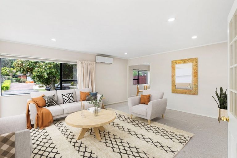 Photo of property in 44 Golfland Drive, Golflands, Auckland, 2013