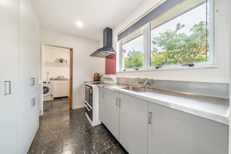 Photo of property in 39 Naenae Road, Naenae, Lower Hutt, 5011