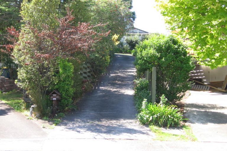 Photo of property in 17 Clensmore Place, Torbay, Auckland, 0630