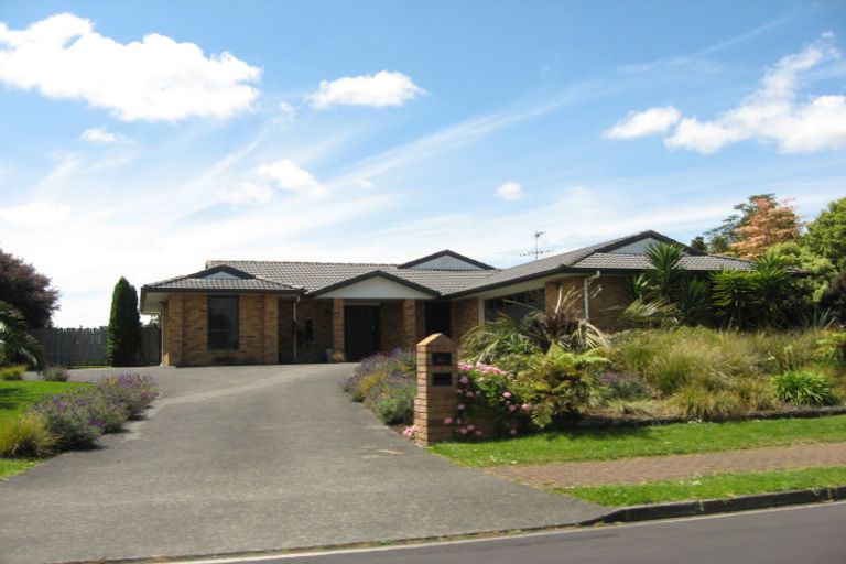 Photo of property in 49 Sunny Crescent, Huapai, Kumeu, 0810