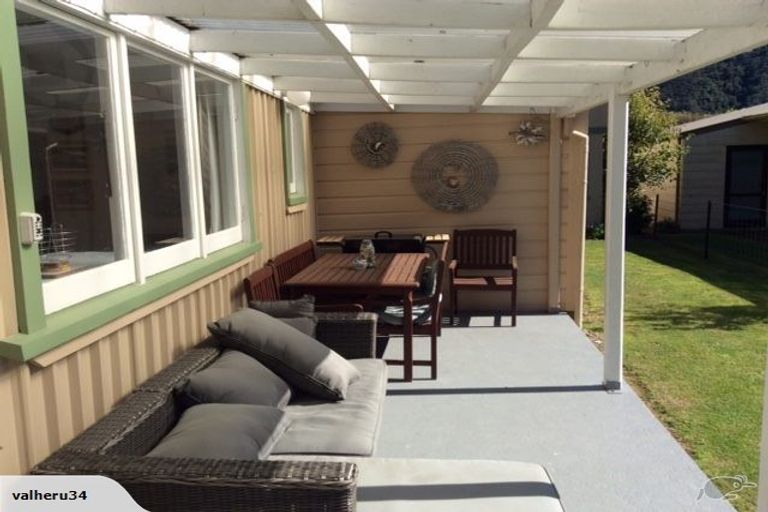 Photo of property in 5 The Parade, Okiwi Bay, French Pass, 7193