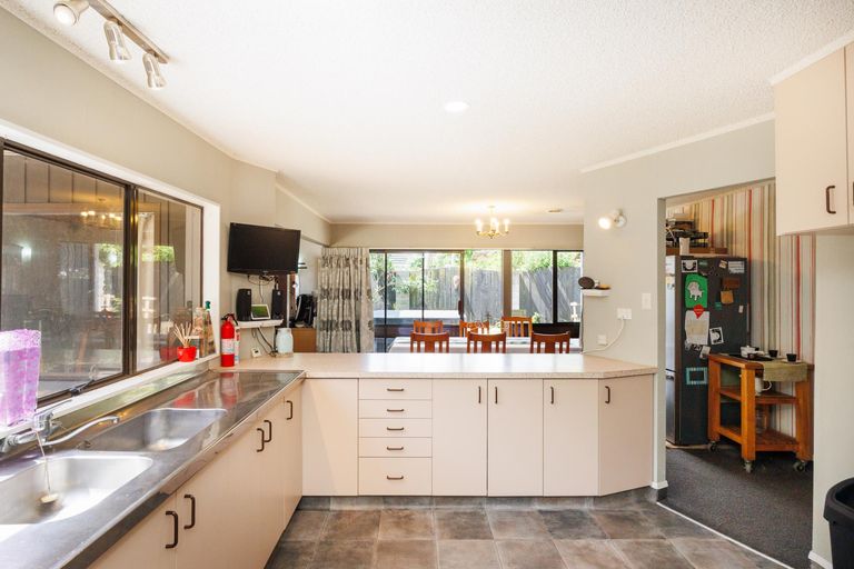 Photo of property in 22 Truscott Grove, Awapuni, Palmerston North, 4412