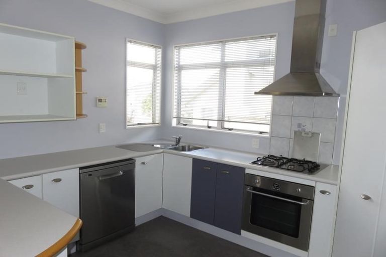 Photo of property in 10 Chippenham Grove, Churton Park, Wellington, 6037