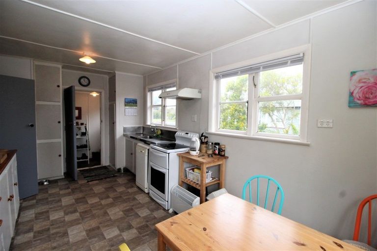 Photo of property in 27 Burgoyne Street, Woodville, 4920