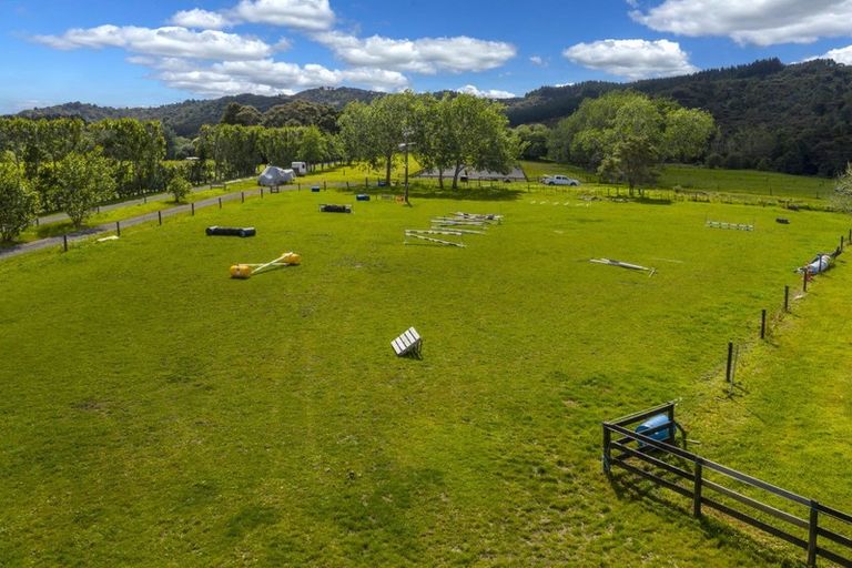 Photo of property in 247 Ararimu Valley Road, Helensville, Waimauku, 0882