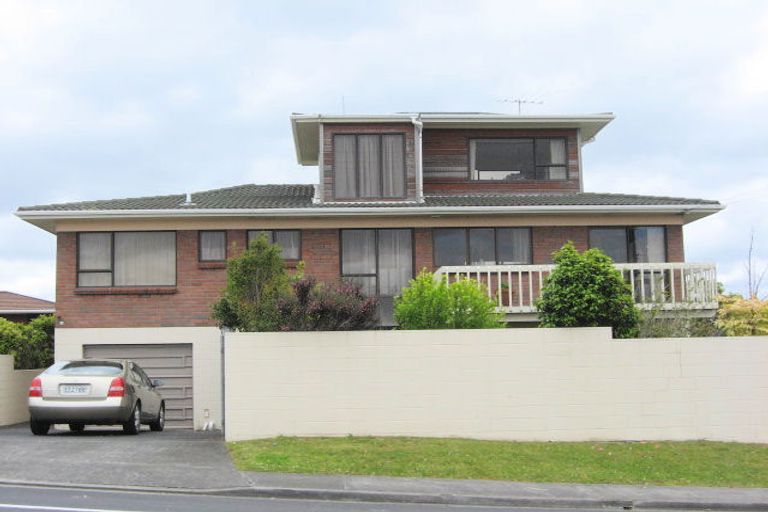 Photo of property in 1040 Whangaparaoa Road, Tindalls Beach, Whangaparaoa, 0930