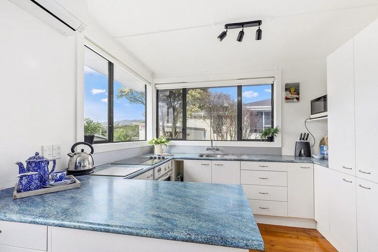 Photo of property in 43 Waiuta Street, Titahi Bay, Porirua, 5022