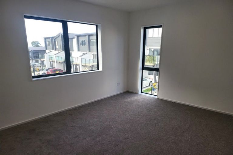 Photo of property in 2 Dotterel Place, Westgate, Auckland, 0614