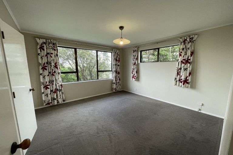 Photo of property in 8 Trinidad Crescent, Grenada Village, Wellington, 6037