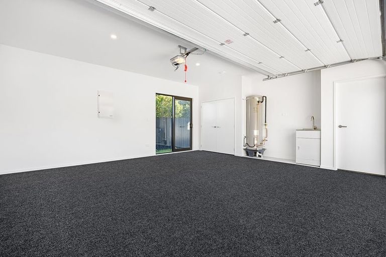Photo of property in 33 Mountain Road, Mangere Bridge, Auckland, 2022