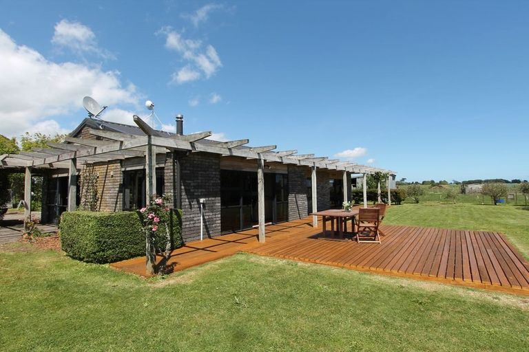 Photo of property in 787 Main North Road, Motunui, Waitara, 4383