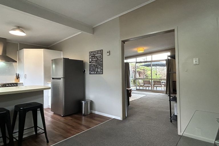 Photo of property in 2/12 Gradwell Place, Two Mile Bay, Taupo, 3330