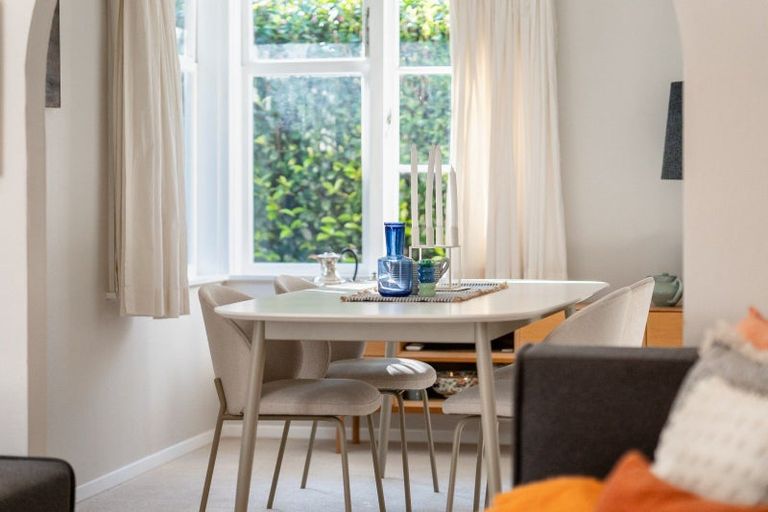 Photo of property in 28 Karu Crescent, Waikanae, 5036