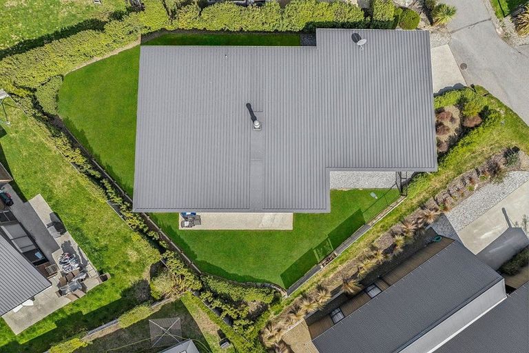 Photo of property in 4 Kahu Close, Wanaka, 9305