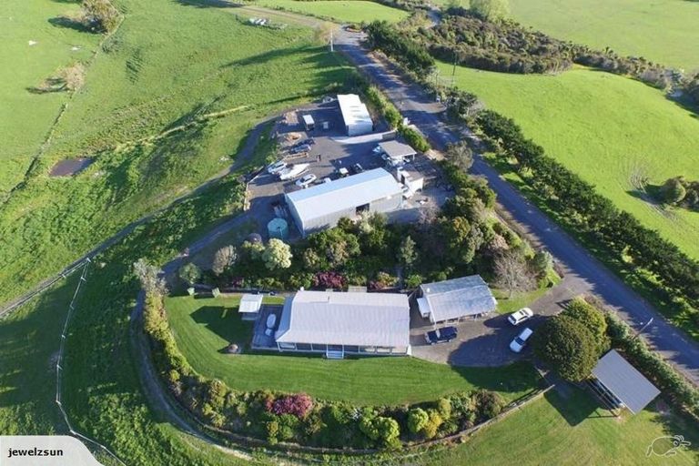 Photo of property in 25 Hull Road, Waitoki, Kaukapakapa, 0871