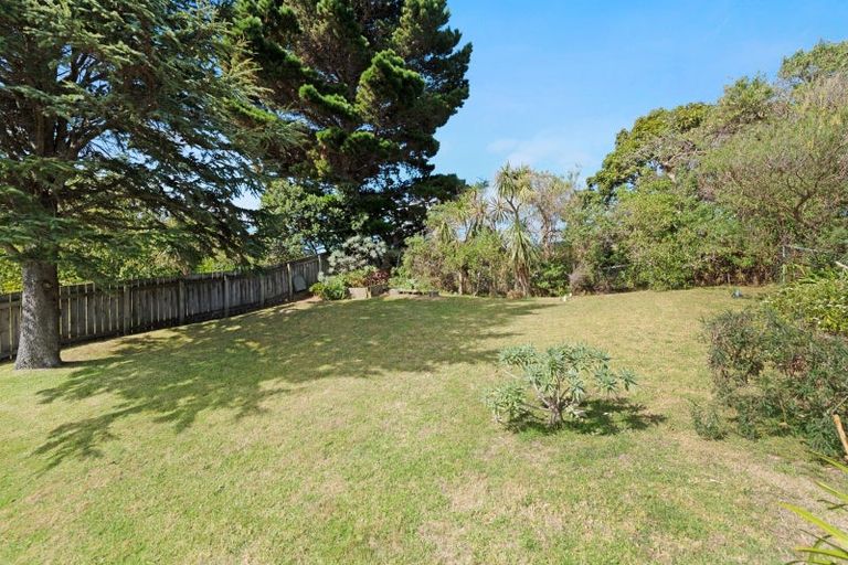 Photo of property in 17 Dale Road, Raumati South, Paraparaumu, 5032